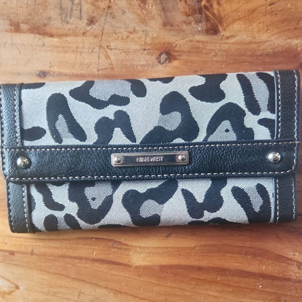Nine West Black and Gray Leopard Print Clutch